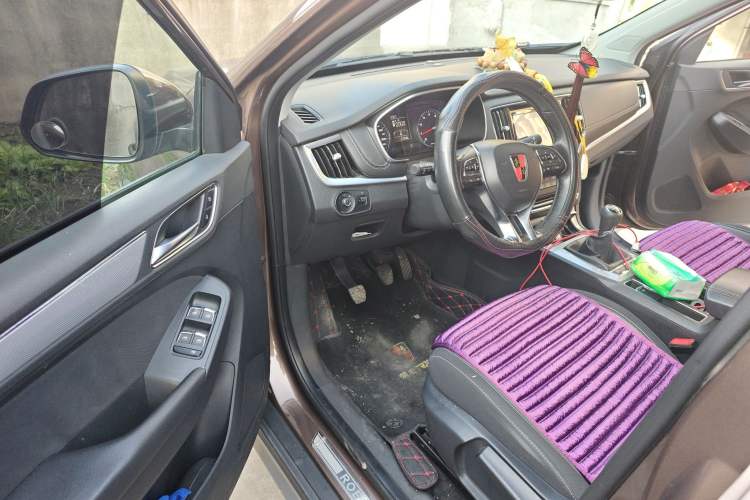 Used Roewe RX5 2016 Revised Version 20T Two-Wheel Drive Manual Transmission Luxury Edition
