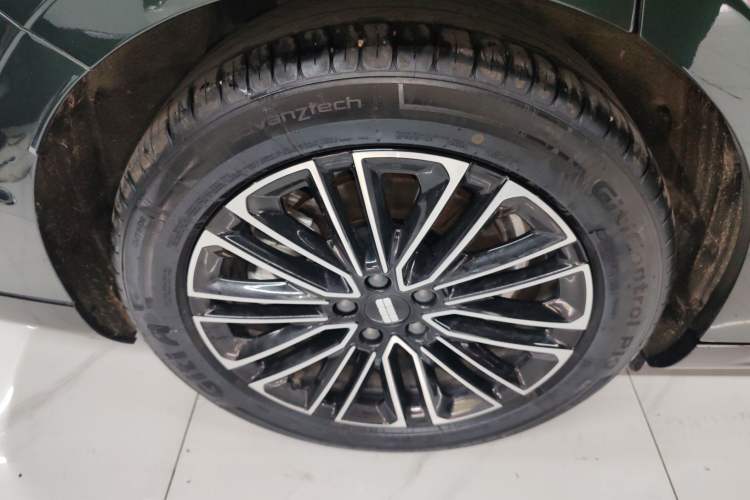 Used Geely Galaxy 8 2025 130km EM-i Deluxe Edition Right Rear Wheel Hub
