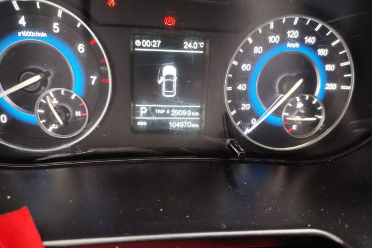 Used Dongfeng Fengon S560 2018 1.8L CVT Smart Connect 7-Seater Odometer Close Up