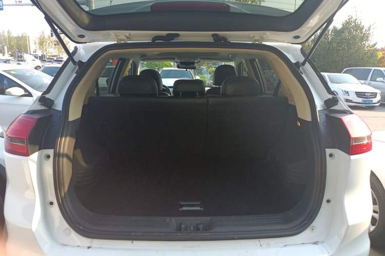 Used Geely Auto Emgrand X7 Sport 2016 2.0L Manual ZhiShang Version Trunk