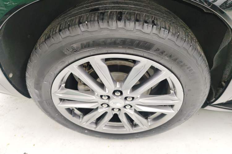 Used Cadillac XT6 2021 2.0T 6-Seater Two-Wheel Drive Luxury Version Right Rear Wheel Hub