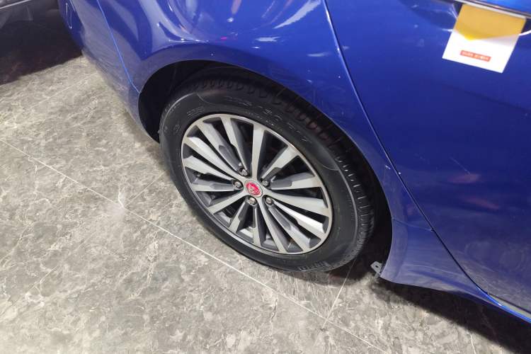 Used Jaguar XEL 2018 2.0T 200 PS LOVE Devotion Edition