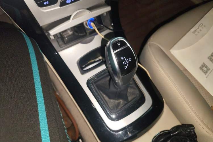 Used BYD e5 2018 450 Smart Connect Deluxe Edition
