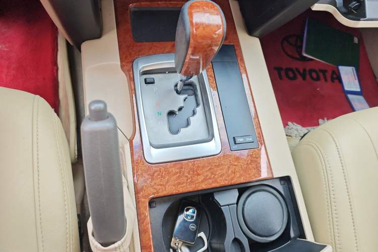 Used Toyota Land Cruiser 2015 4.6L V8 Middle East Limited Edition