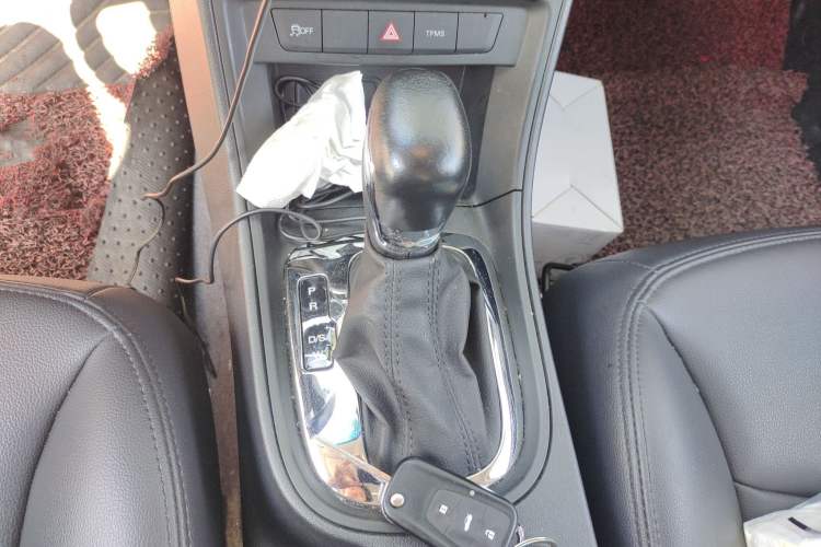 Used Roewe 360 2018 PLUS 1.5L Automatic Luxury Edition Gear Lever