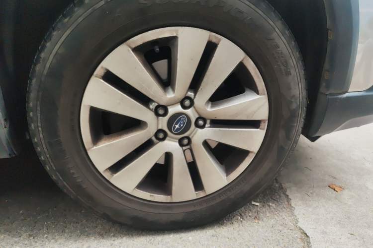 Used Subaru Outback 2016 2.5i Luxury Navigation Edition Right Front Wheel Hub