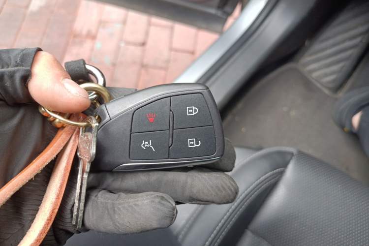 Used Buick Envision 2025 25T Entry-Grade Platinum Edition Vehicle Key