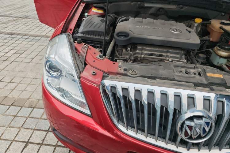 Used Buick Excelle 2015 1.5L Automatic Classic Model Right Front Headlight