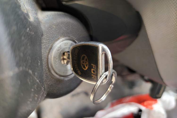 Used Foton Scenic G7 2020 2.4L Commercial Version Long Wheelbase High-Roof 2-Seat Van China VI Emission Standard 4K22D4M Vehicle Key