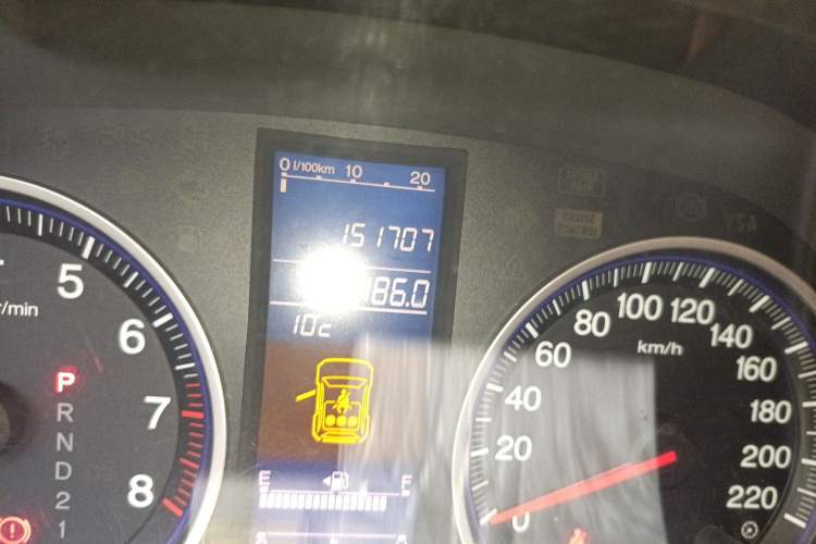 Used Honda CR-V 2010 2.0L Automatic Four-Wheel Drive Classic Edition Odometer Close Up