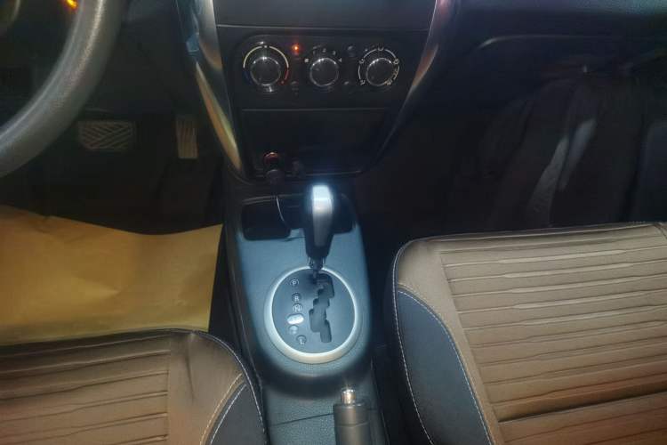 Used Suzuki SX4 2016 1.6L Automatic Classic Edition Gear Lever