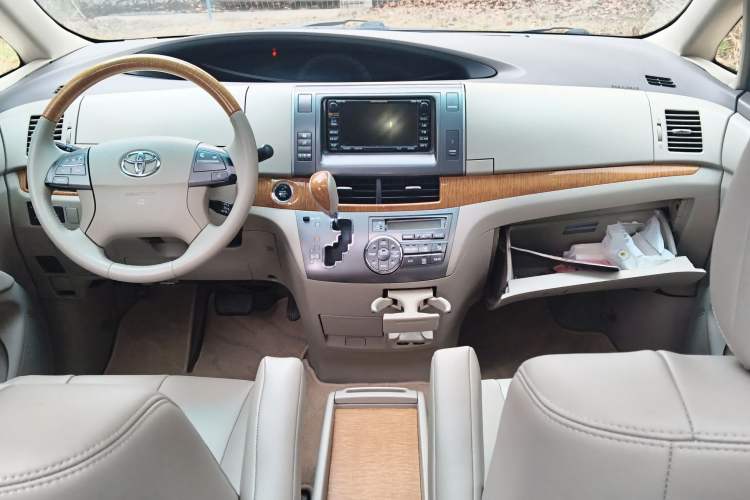 Used Toyota Previa 2007 3.5L 7-Seater Luxury Version Center Console