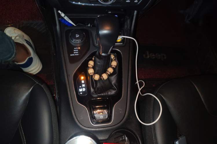 Used Jeep Cherokee 2019 2.0T Four-Wheel Drive Exploration Edition + Autonomous Driving Smart Package China V