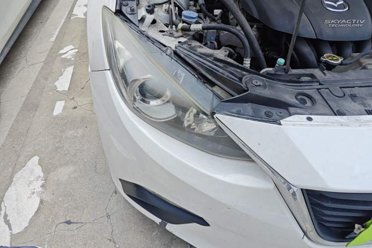 Used Mazda 3 Axela 2014 Sedan 1.5L Manual Comfort Model