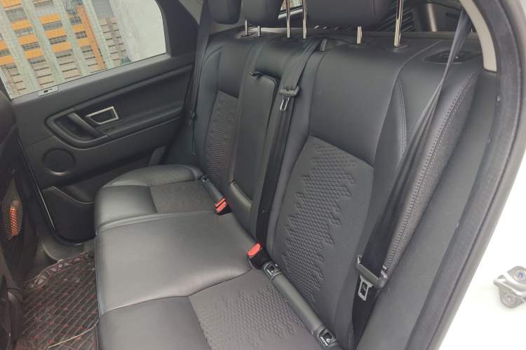 Used Land Rover Discovery Sport 2018 240 PS PURE Edition
