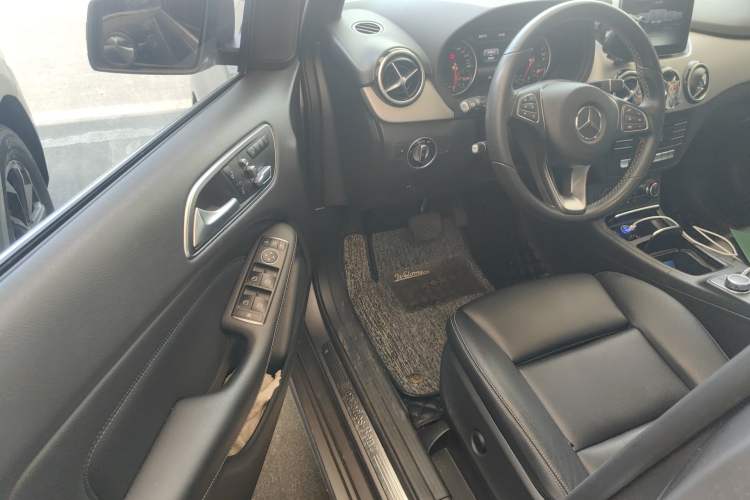 Used Mercedes-Benz B-Class 2017 B 200 Fashion Model Driver Seat