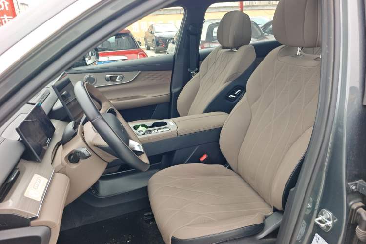 Used Chery Tiggo 8 PLUS 2025 290TGDI DCT Prestige 5-Seater Left Front Seat