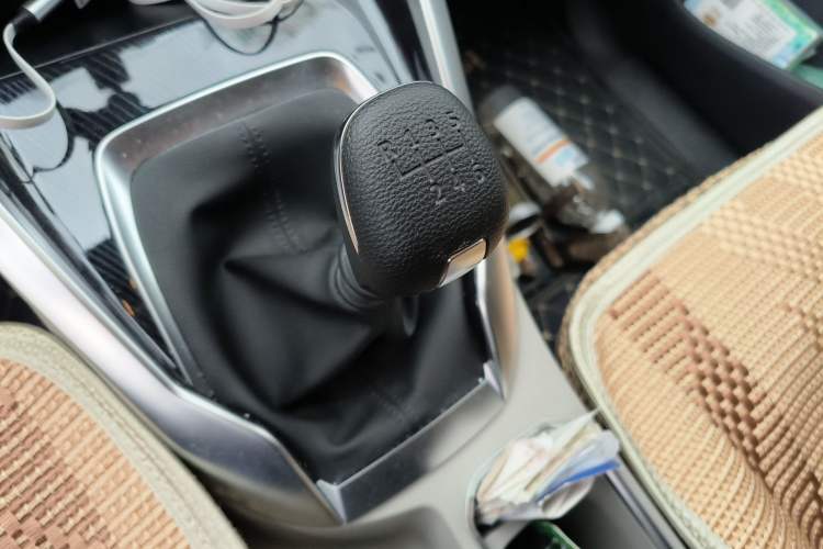Used SAIC MAXUS G50 2023 1.5T Manual Comfort A Gear Lever