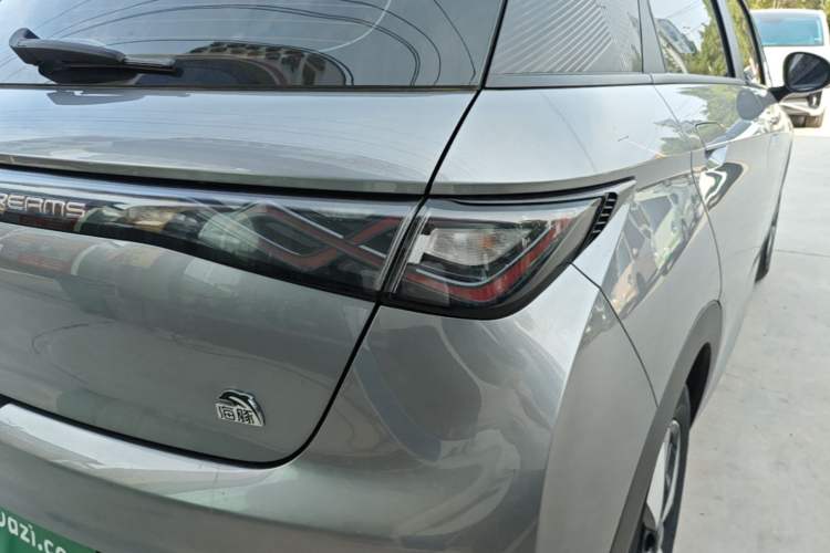 Used BYD Dolphin 2023 420 km Fashion Edition Right Rear Taillight