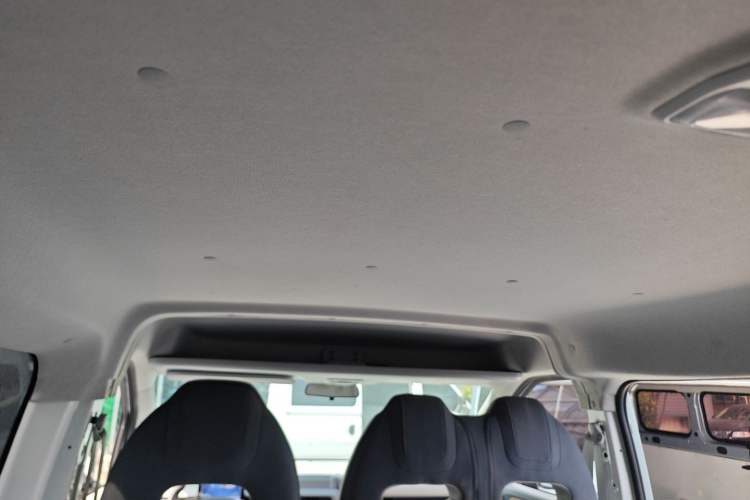 Used SAIC MAXUS Dana V1 2024 V1 Short Wheelbase Low-Roof Multi-Function Version (51 kWh)
