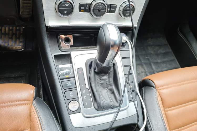 Used Volkswagen FAW-Volkswagen CC 2015 2.0 TSI Luxury Model
