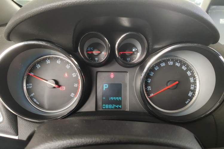 Used Buick Encore 2015 1.4T Automatic Two-Wheel Drive Urban Elite Version