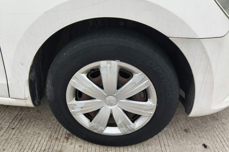 Used Volkswagen Jetta 2013 1.6L Manual Fashion Edition Right Front Wheel Hub