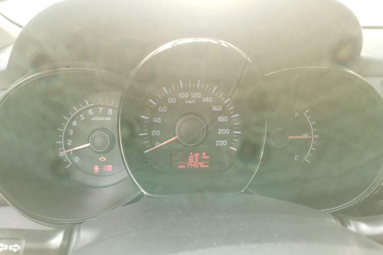 Used Kia K2 2012 Sedan 1.4L MT GLS Commemorative Edition

