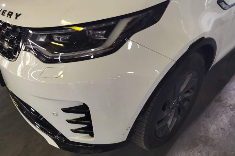 Used Land Rover Discovery 2023 Revised Version 360 PS R-Dynamic S