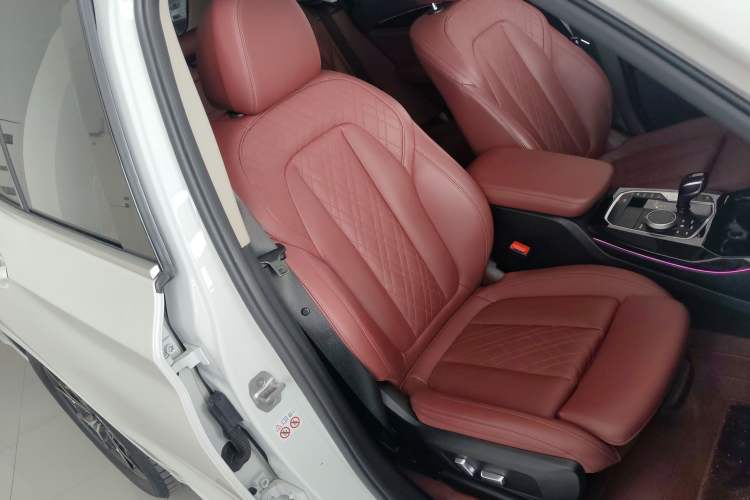 Used BMW X3 2022 Restyled xDrive25i M Sport Package Right Front Seat