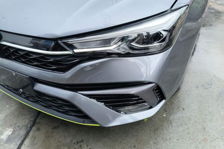 Used Roewe i5 2021 1.5L CVT Platinum Edition