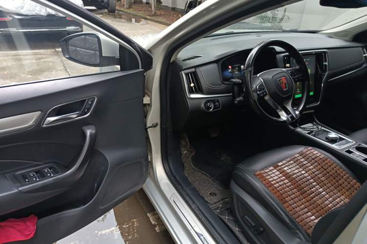 Used Roewe i6 New Energy 2017 45T Hybrid Connect & Smart Enjoyment Edition
