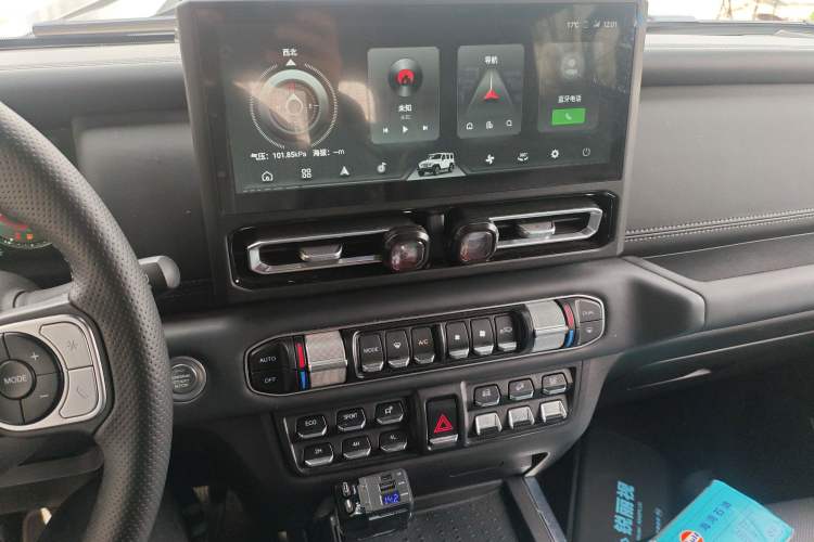 Used 212 T01 2024 2.0T Explorer
