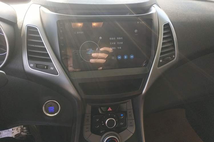 Used Hyundai Elantra (5th Generation / Langdong) 2015 1.6L Automatic Leading Model