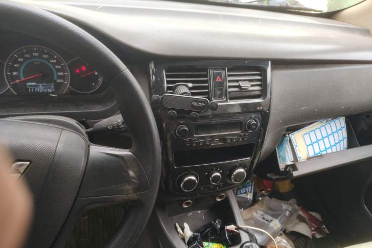 Used Wuling Rongguang V 2018 1.5L Standard Version Audio And AC Panel