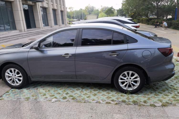 Used Roewe i5 2023 1.5L Manual Comfort Edition
