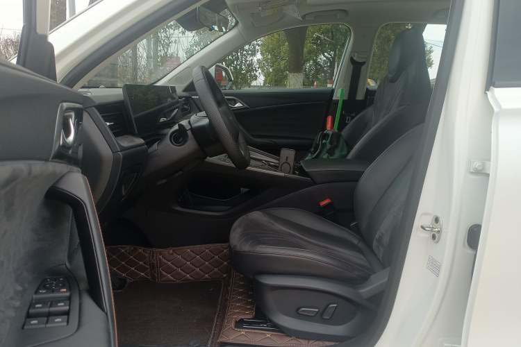 Used Roewe D5X DMH 2024 135 Tech Edition Driver Seat