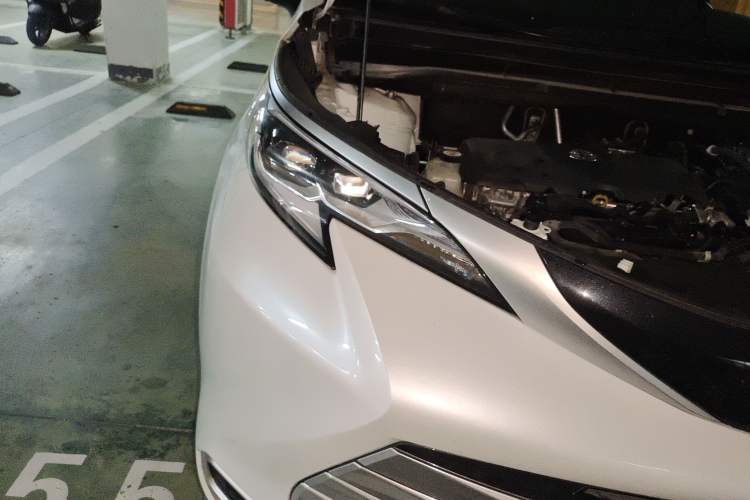 Used Toyota SIENNA 2023 2.5L Hybrid Platinum Edition Right Front Headlight