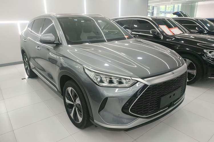 Used BYD Song PLUS New Energy 2021 DM-i 51KM Prestige Model Front Right 45 Deg