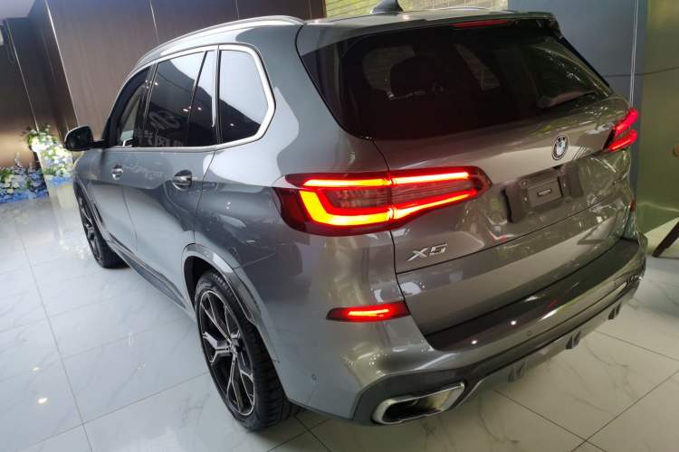 Used BMW X5 2022 Restyled xDrive 30Li Luxury Version M Sport Package