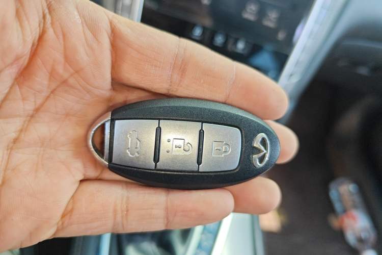 Used Infiniti Q50L 2016 2.0T Ambition Edition Vehicle Key