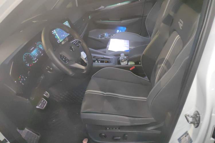 Used Volkswagen Golf 2023 Facelift 280TSI DSG R-Line Lite Left Front Seat