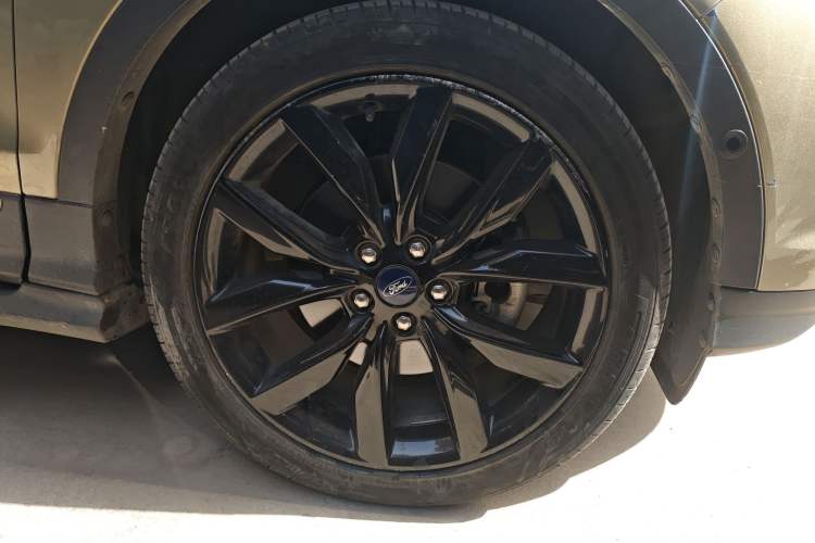 Used Ford Kuga 2017 EcoBoost 245 Four-Wheel-Drive Sport Model
