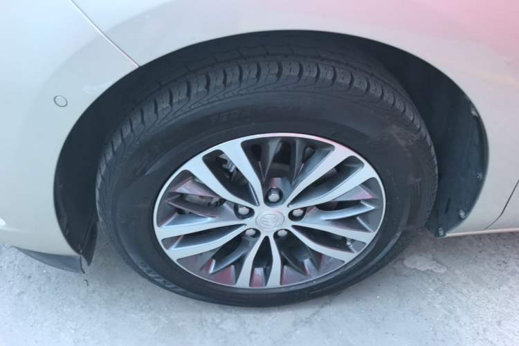 Used Buick GL8 2022 ES Landtrek 653T Luxury Edition