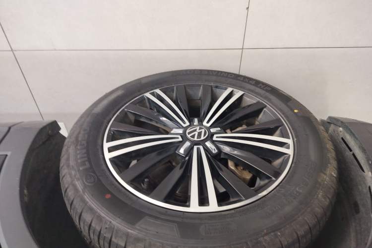 Used Volkswagen Tiguan L 2021 330TSI Automatic Two-Wheel Drive Smart Edition