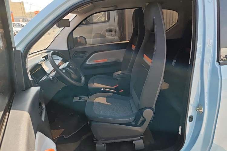 Used Wuling Hongguang MINIEV 2020 Freedom Version Lithium Iron Phosphate Left Front Seat