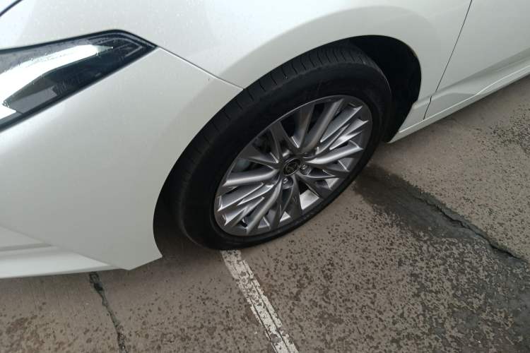 Used Toyota Avalon 2024 2.0L Luxury Edition
