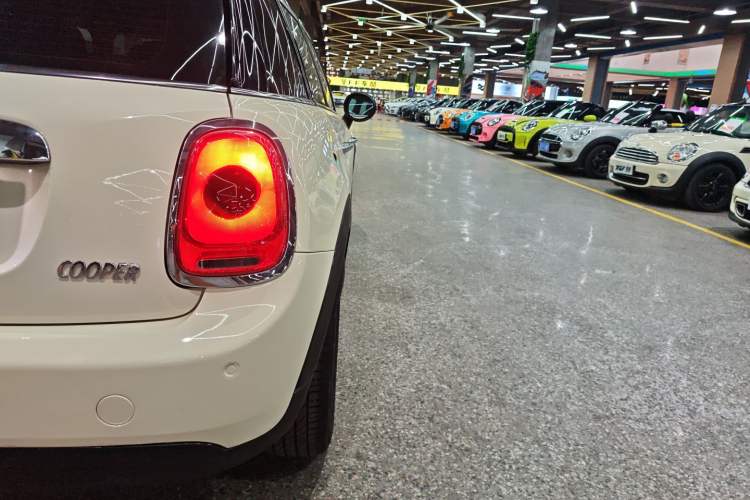 Used MINI MINI 2015 1.5T COOPER Fun Five-Door Edition