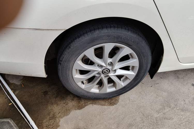 Used Nissan Sylphy 2019 1.6XV CVT Smart Connect Luxury Edition China VI Standard Exterior 5