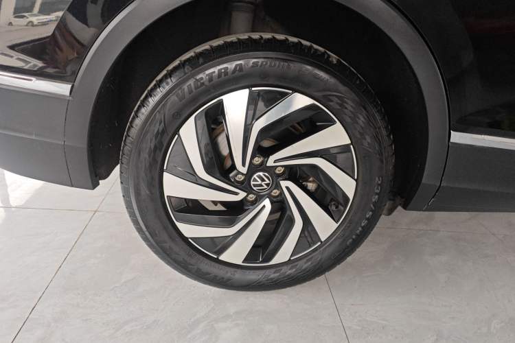 Used Volkswagen Tiguan L 2022 330TSI Automatic Two-Wheel Drive Smart Edition